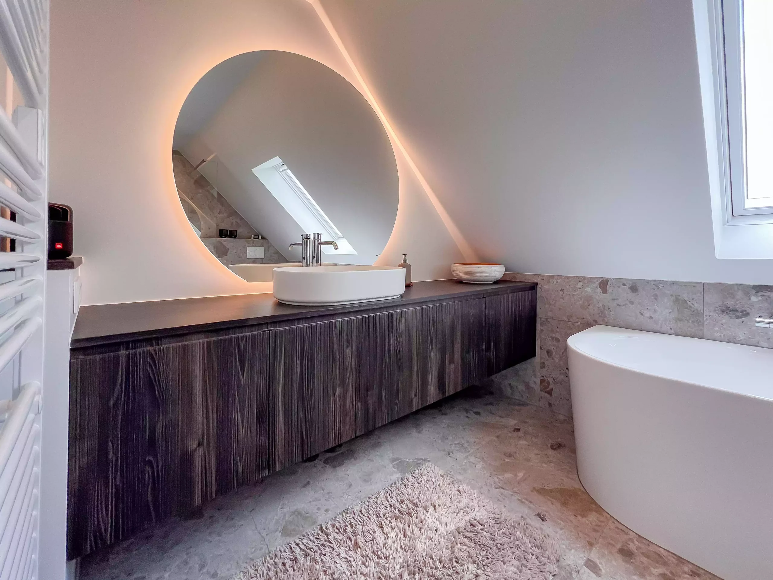 Karaktervolle badkamer onder het dak